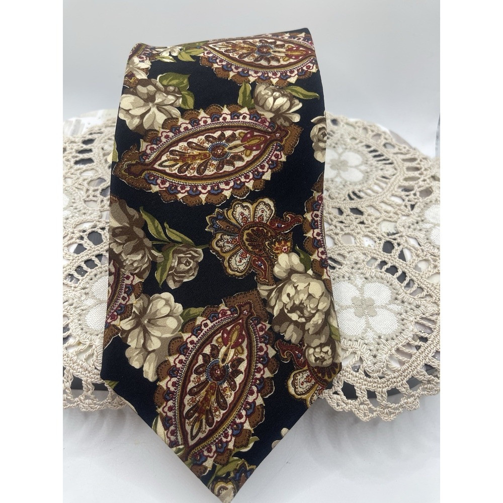 Vintage Bill Bass 100% Silk Men's Necktie Ornate‎ Floral Necktie